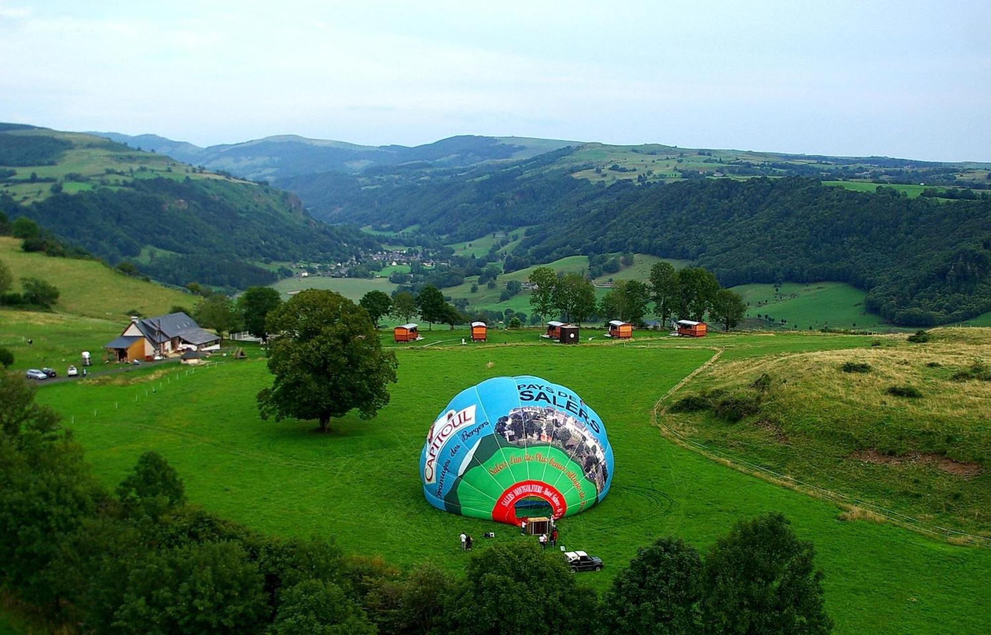 Penzion Domaine De La Chaux De Revel Saint-Martin-Valmeroux Exteriér fotografie